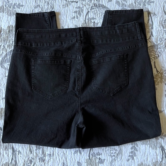 Torrid Denim Plus Size High Rise Skinny Jeans in Black • 22S - Picture 6 of 8